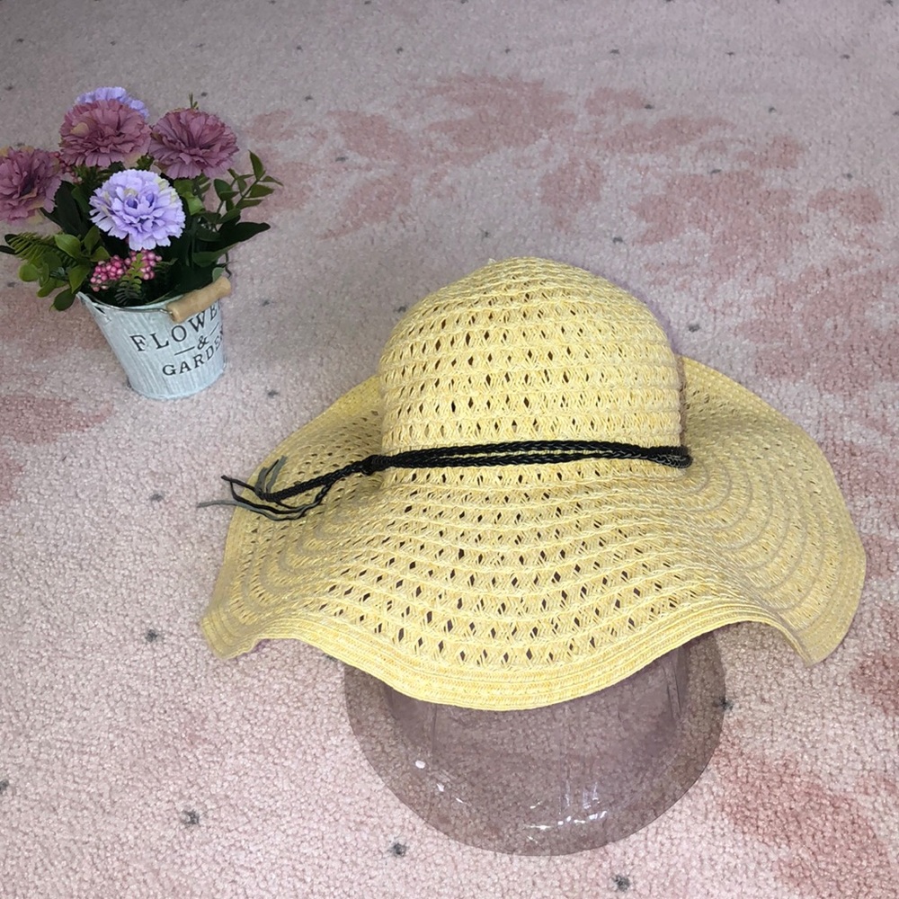 Express Floppy Woven Beach Hat - Picture 3 of 7